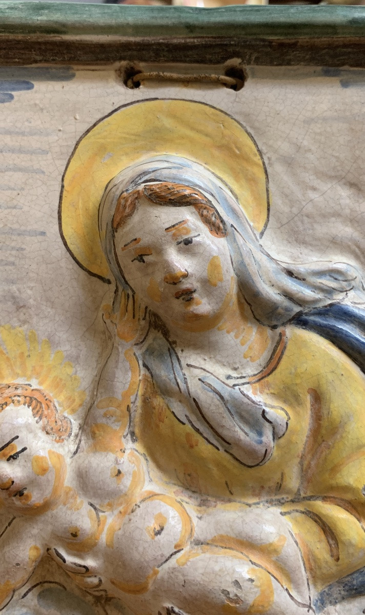 Bassorilievo in maiolica, formella devozionale, area Senese, 18esimo secolo-photo-2