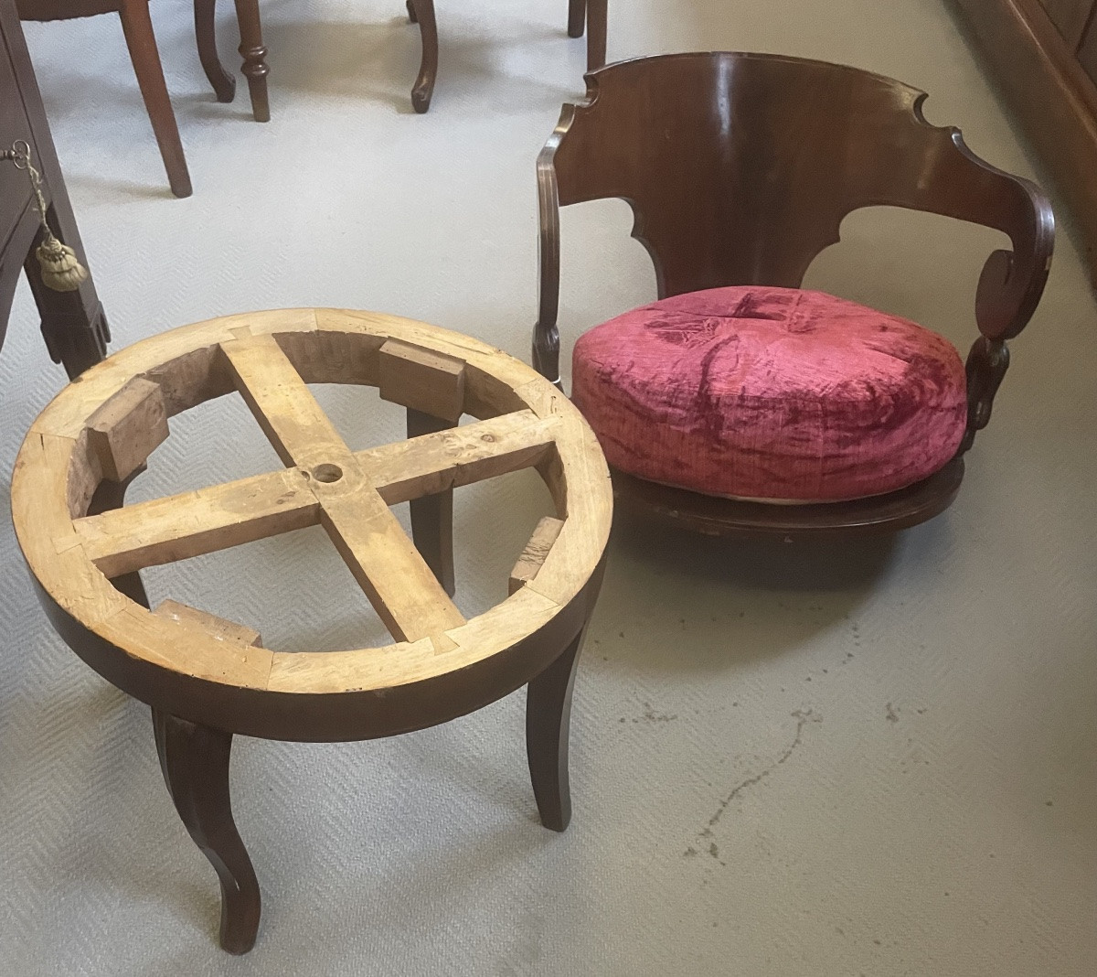 Poltrona girevole a pozzetto. Carlo X, Francia 1830/40-photo-3