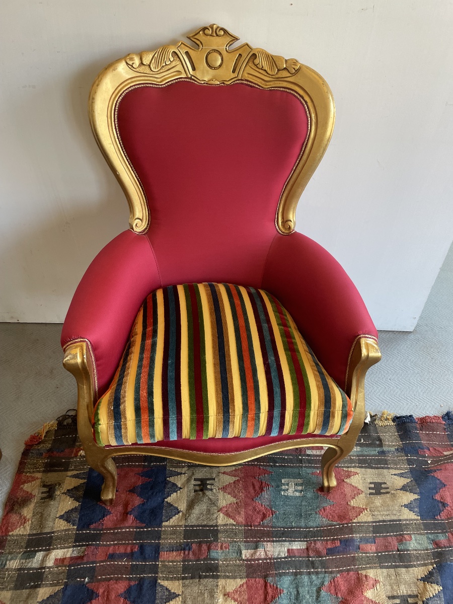 Poltrona Umbertina dorata, rivestita con velluto Etro-photo-4