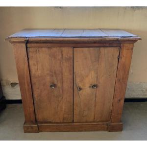 Antica credenza Toscana in noce, 17esimo/18esimo secolo 