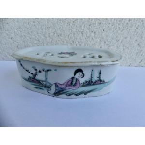 Cricket Box, Porcelain, 19th Century China