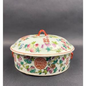 Chinese Porcelain Covered Box