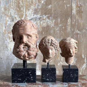 Tryptique Heads Of Divinities Terracotta/reproduction Hellenistic Art /early 20th Century
