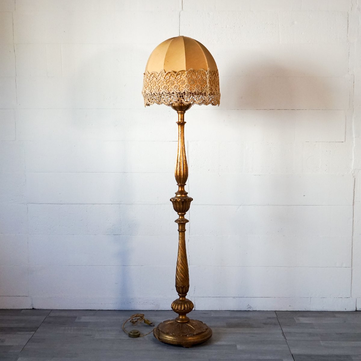 Lampada da Terra Ricavata da Candelabro in Legno Dorato – Italia, Inizio XX Secolo-photo-2