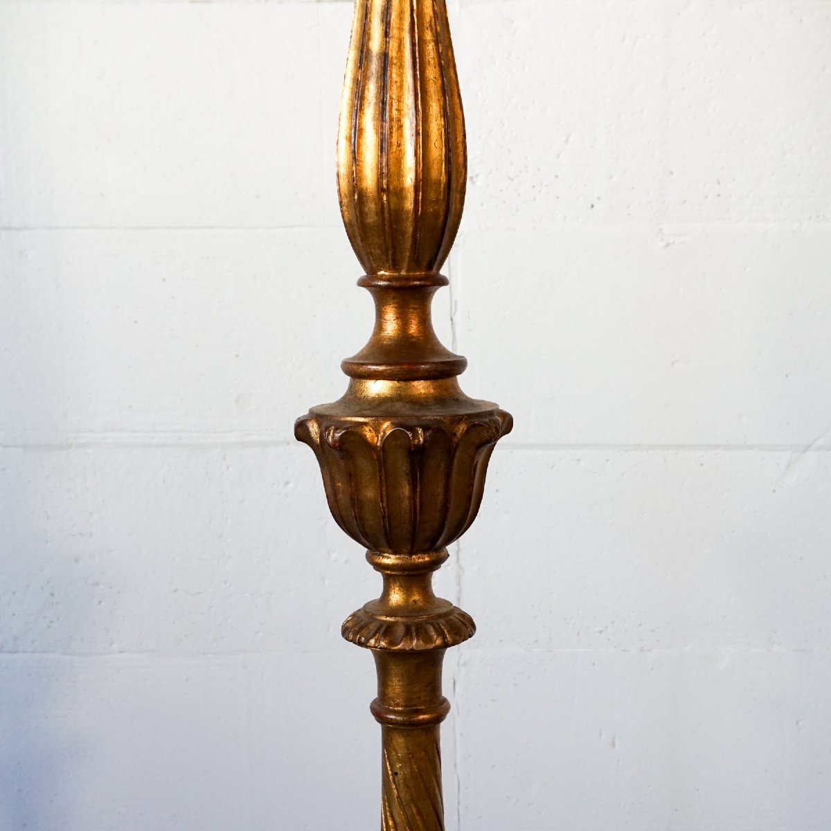 Lampada da Terra Ricavata da Candelabro in Legno Dorato – Italia, Inizio XX Secolo-photo-3