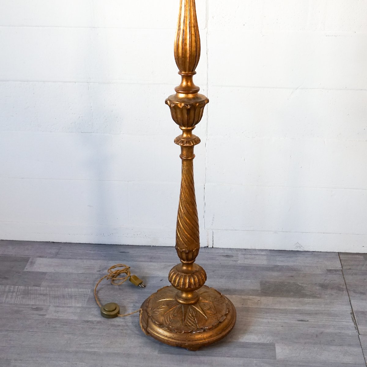 Lampada da Terra Ricavata da Candelabro in Legno Dorato – Italia, Inizio XX Secolo-photo-4