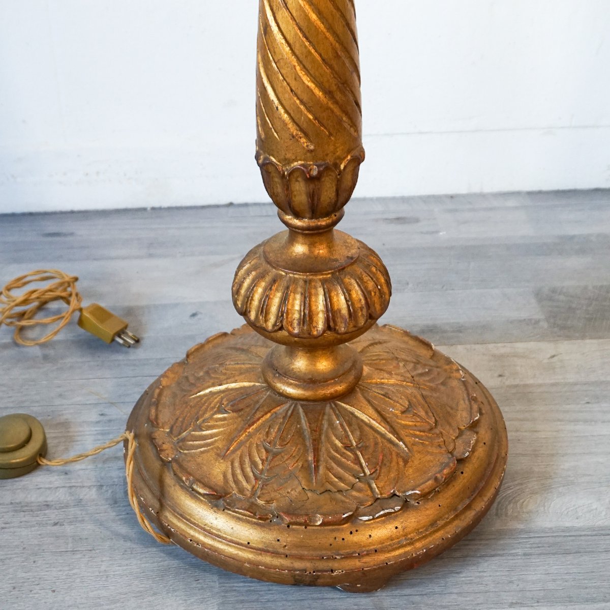 Lampada da Terra Ricavata da Candelabro in Legno Dorato – Italia, Inizio XX Secolo-photo-1