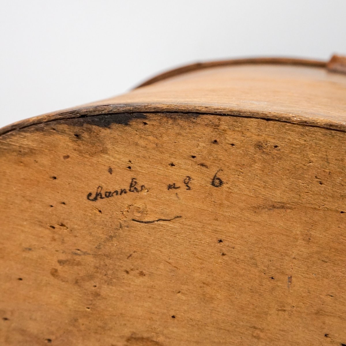Cappeliera francese ovale in legno piegato con coperchio rivestito in cuoio, XIX secolo-photo-2