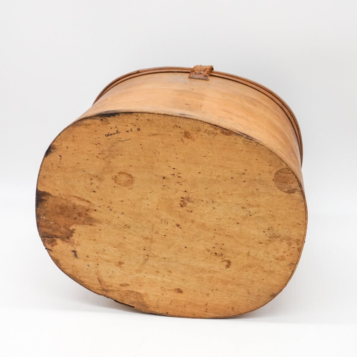 Cappeliera francese ovale in legno piegato con coperchio rivestito in cuoio, XIX secolo-photo-3