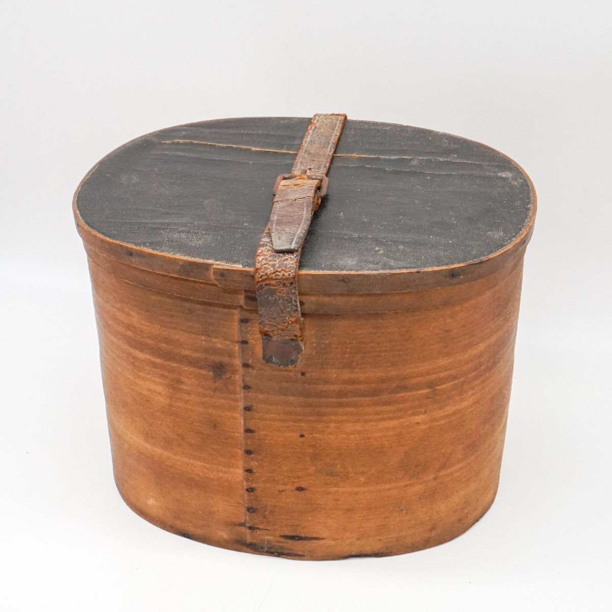Cappeliera francese ovale in legno piegato con coperchio rivestito in cuoio, XIX secolo-photo-4