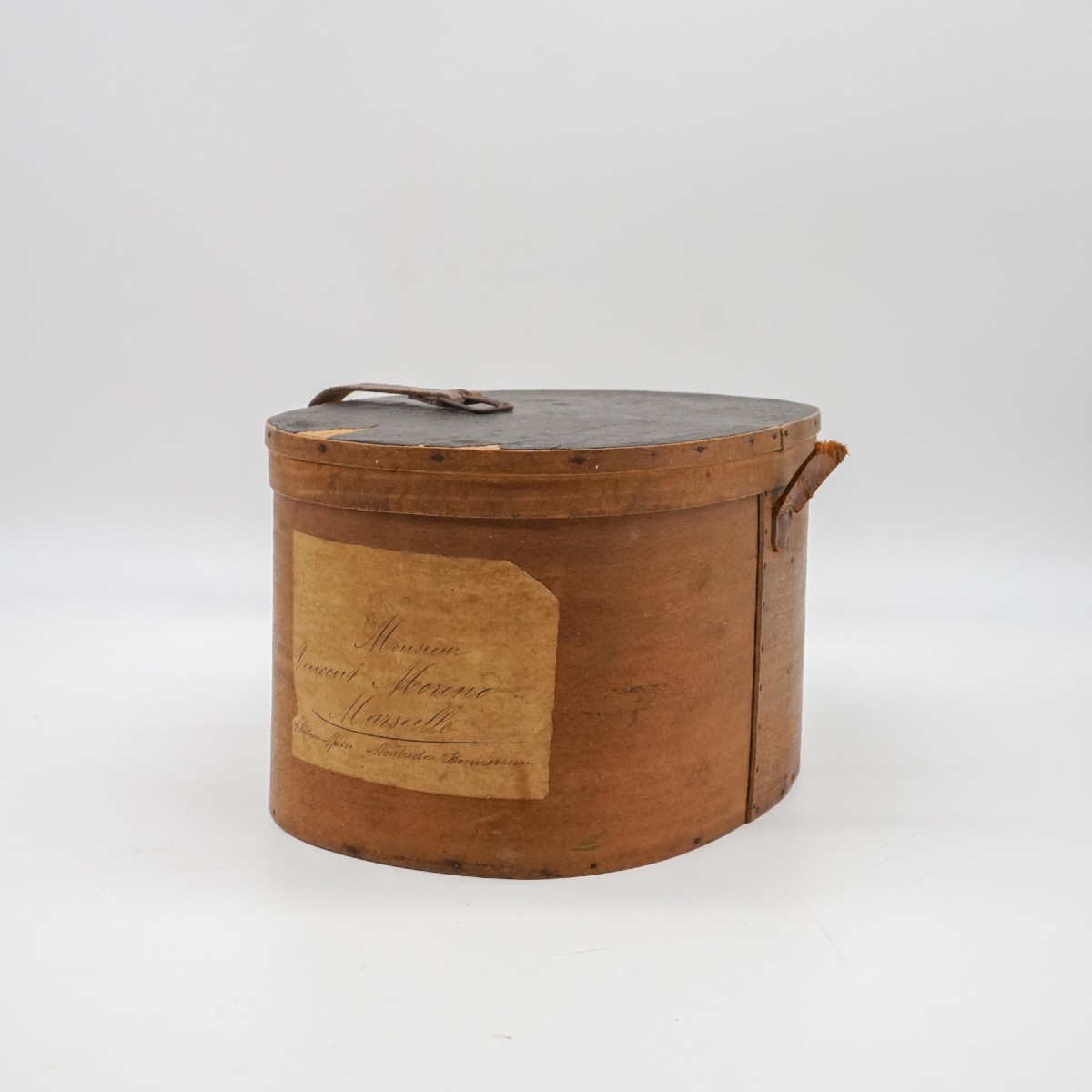 Cappelliera ovale francese in legno curvato con etichetta manoscritta - XIX secolo