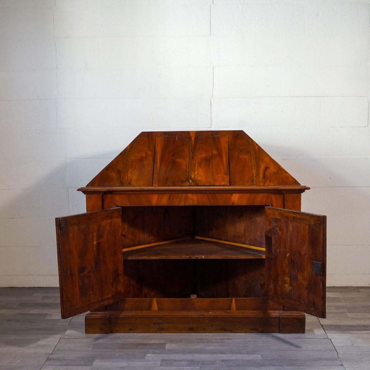 Angoliera antica in noce con stipo a ribalta – Italia, prima metà XIX secolo-photo-4