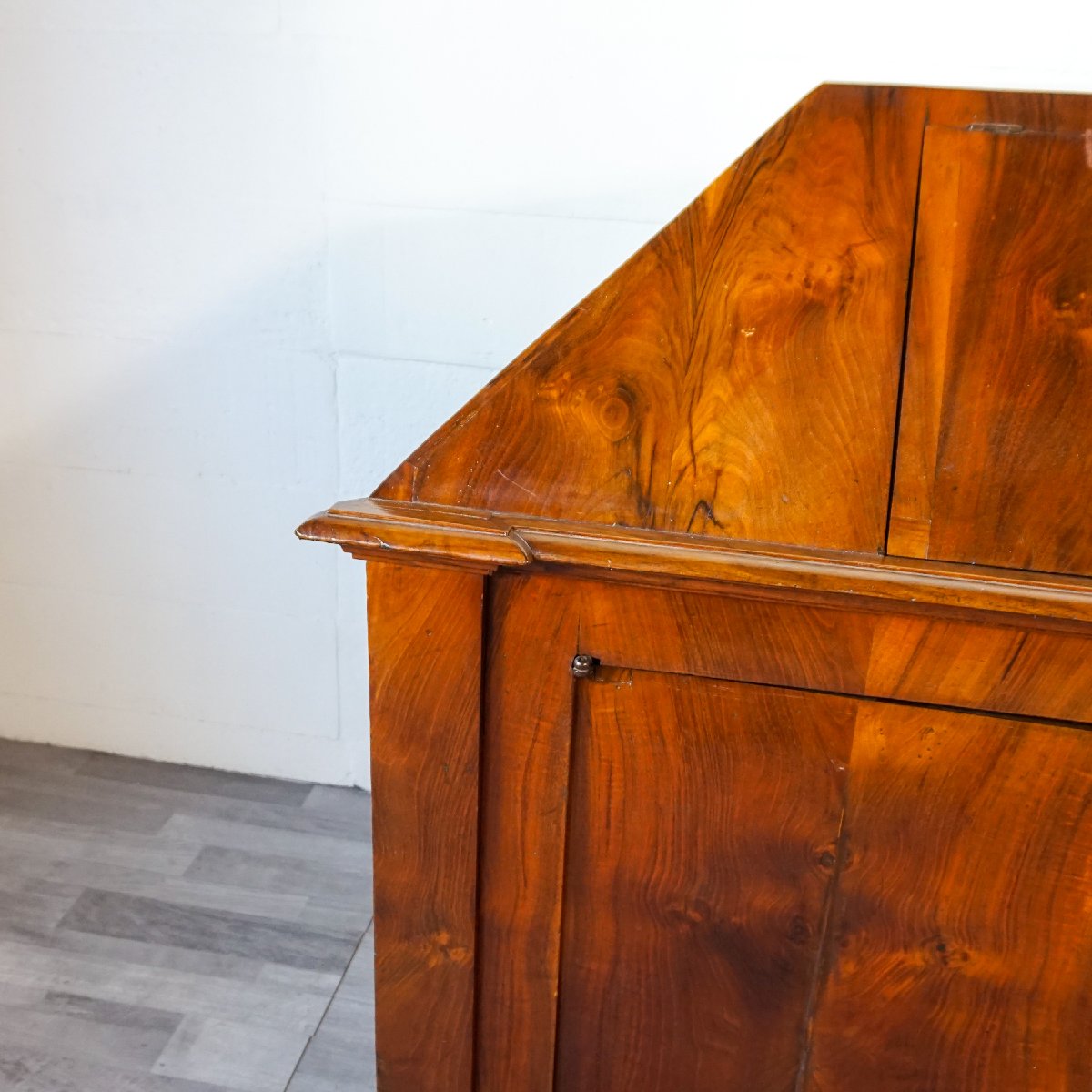 Angoliera antica in noce con stipo a ribalta – Italia, prima metà XIX secolo-photo-4