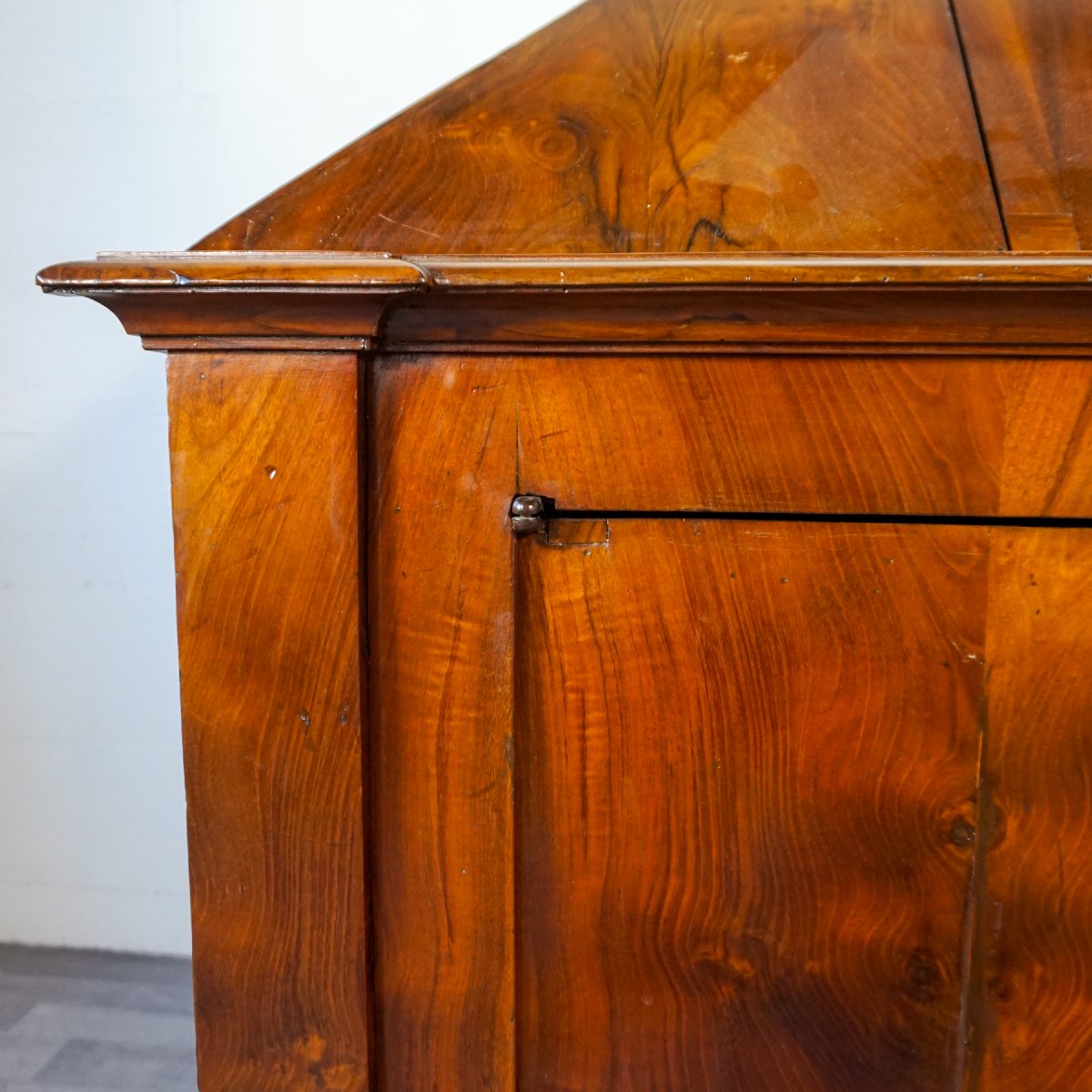 Angoliera antica in noce con stipo a ribalta – Italia, prima metà XIX secolo-photo-5