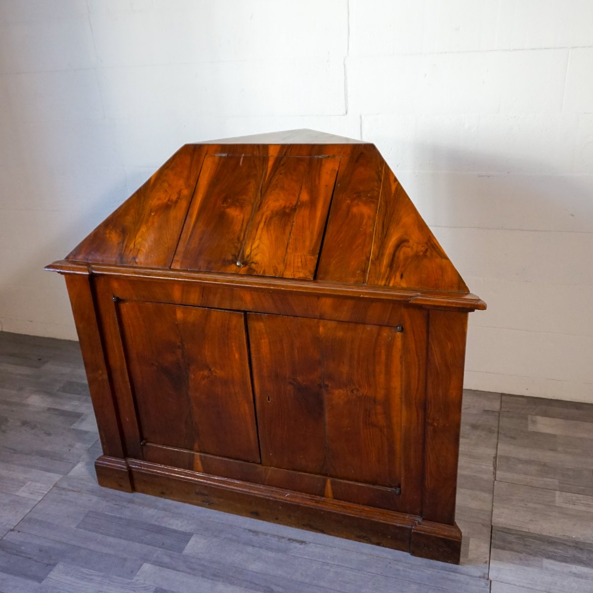 Angoliera antica in noce con stipo a ribalta – Italia, prima metà XIX secolo-photo-8