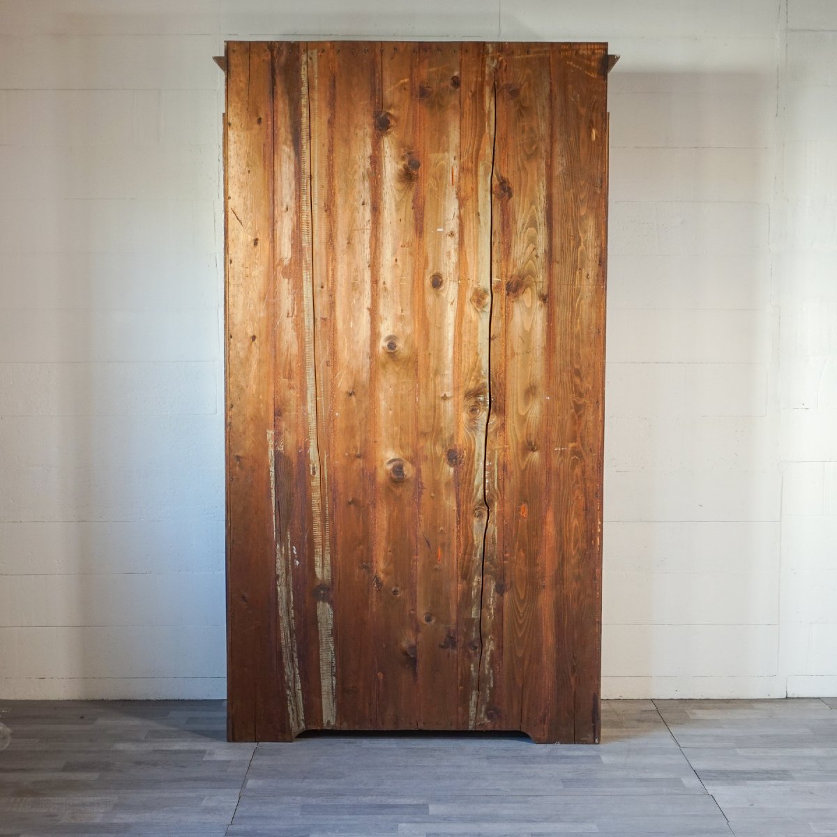 Antico copri porta in noce trasformato in armadio – Italia, XVIII / XIX secolo-photo-1