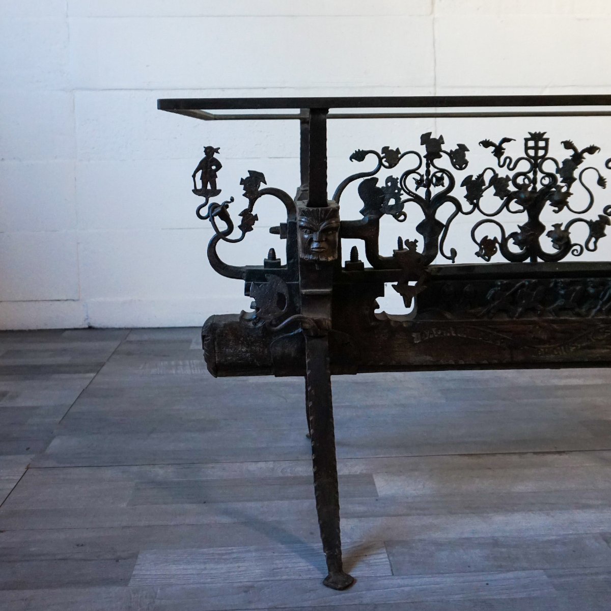 Tavolino con piano in vetro ricavato da antico carretto siciliano – Fine XIX / inizi XX secolo-photo-2