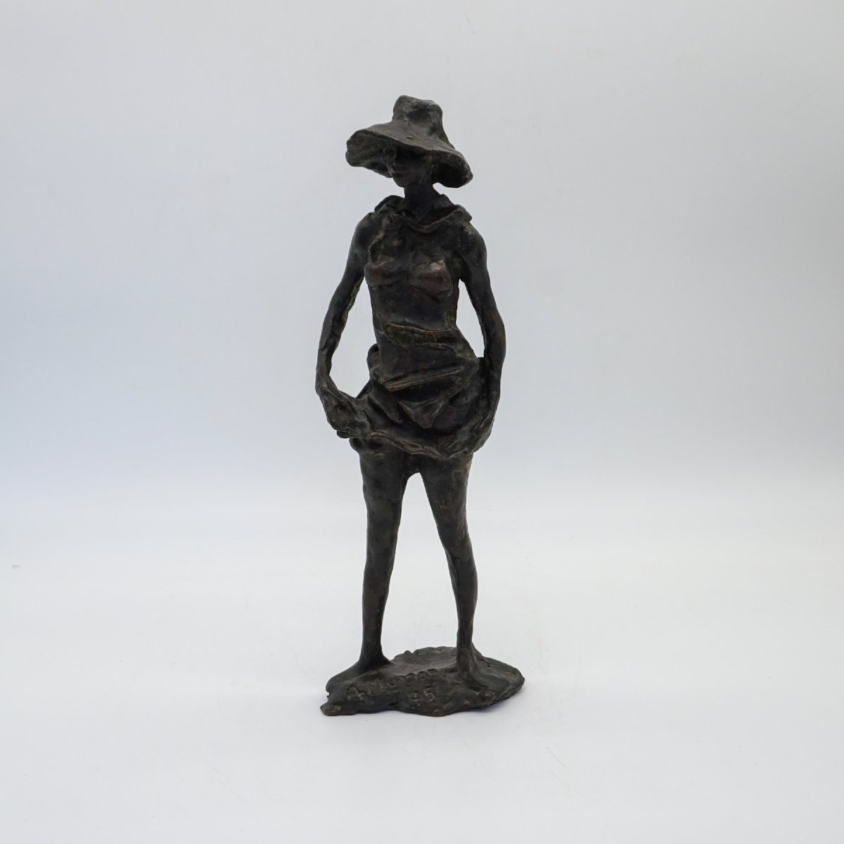 Coppia di sculture in bronzo “Mondina” e “Seminatore” di Augusto Murer – Italia, 1975