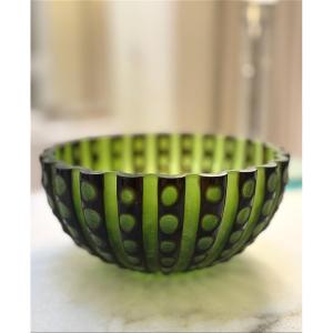 Bowl-shaped Bowl With Fluted Decoration And Round Overlay Motifs
