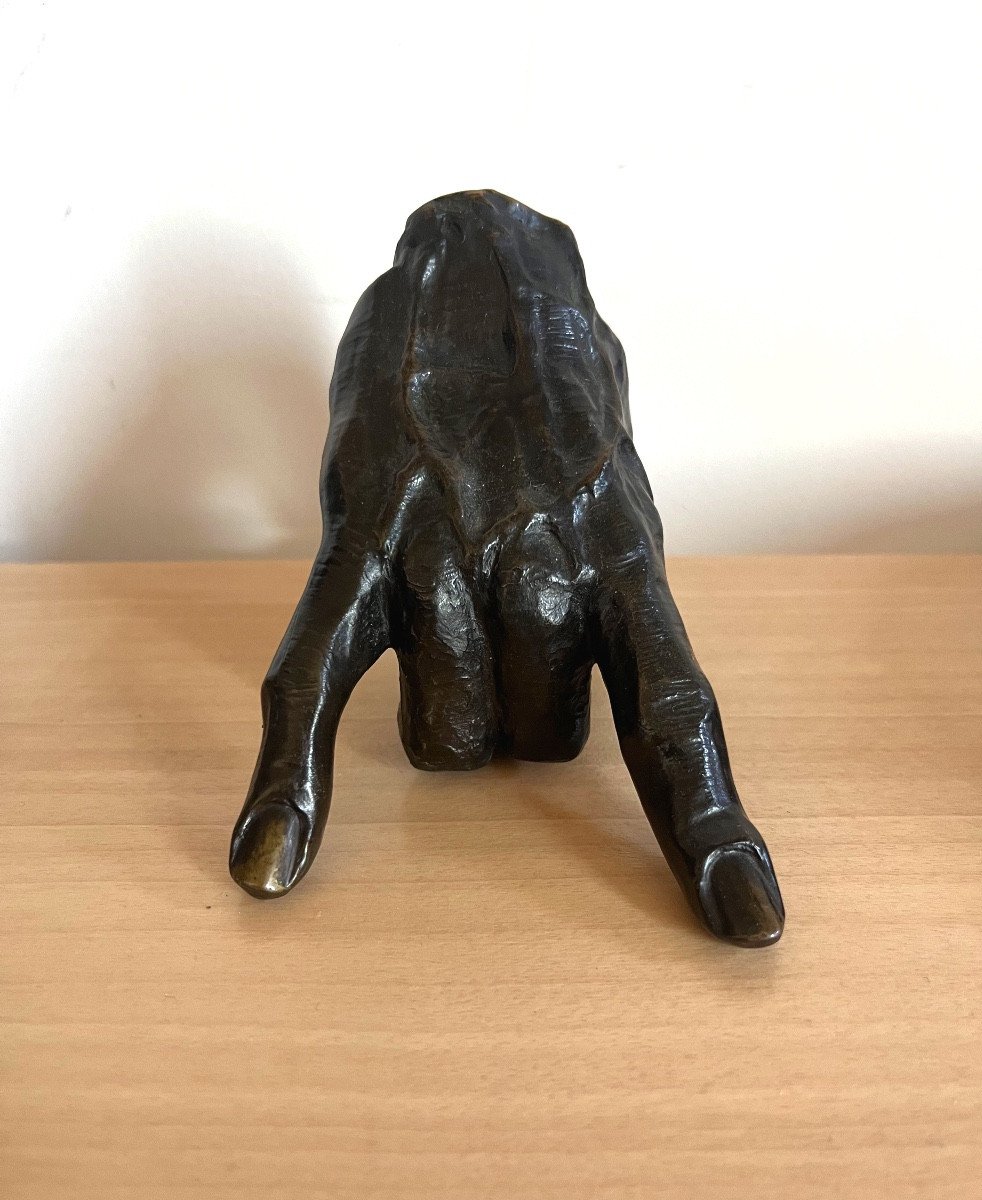 Scultura "La Mano" in bronzo