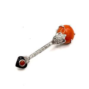 1346. White Gold Brooch  With Diamonds, Coral And Onyx