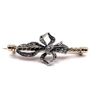 1016. Gold Brooch Set With Silver Diamonds