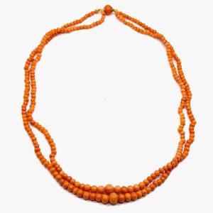 1363. Korlall Necklace With Gold Clasp