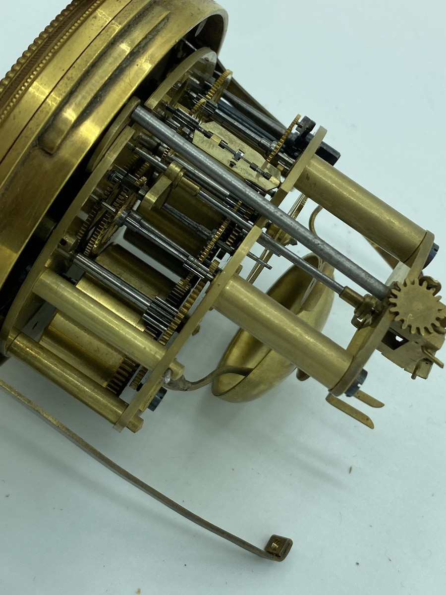 Antica pendola francese in bronzo dorato, suoneria a ore mezze, venduta as is per restauro -photo-4