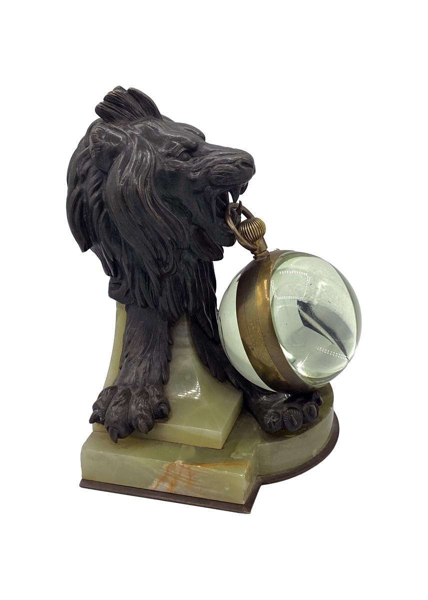 Orologio da tavolo sfera in vetro con base a figura di leone  in bronzo e marmo , funzionante-photo-2