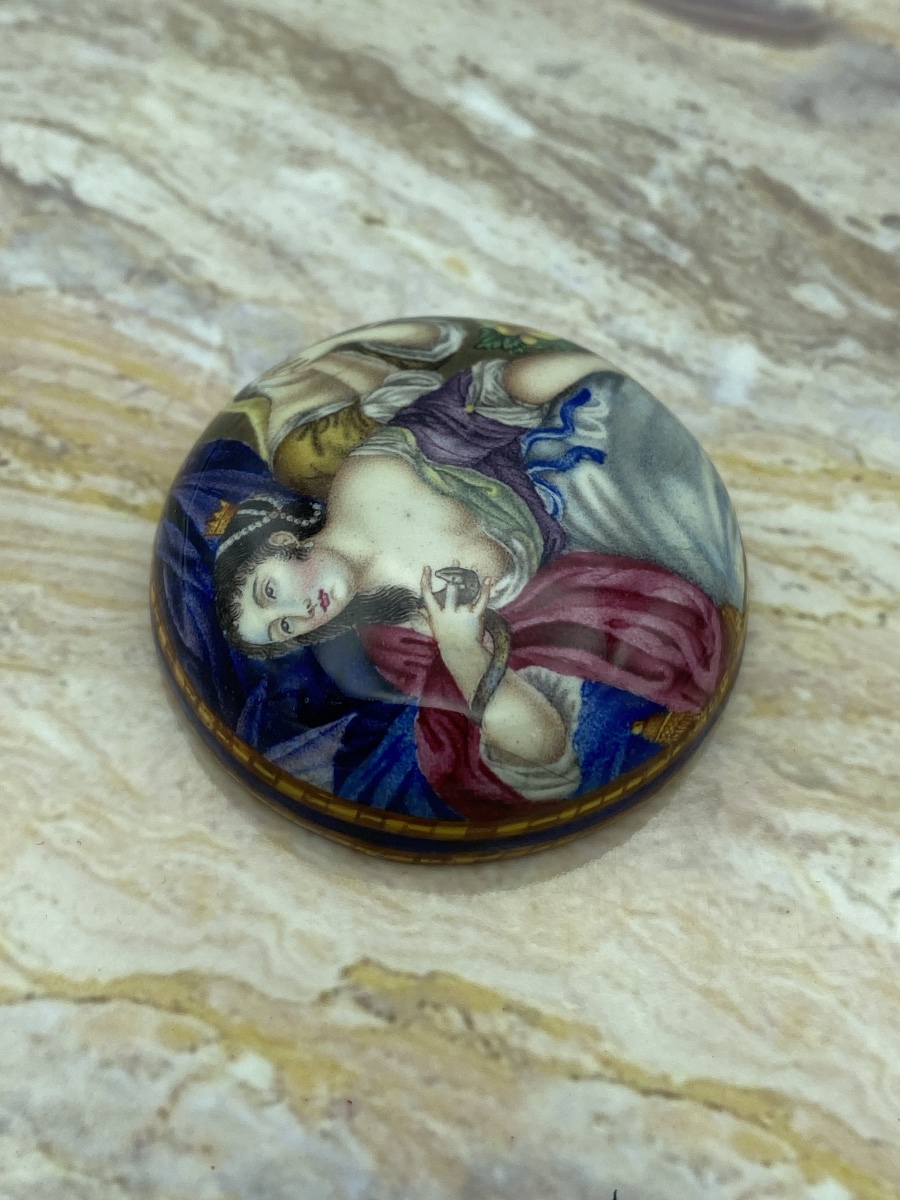 Medaglione in smalto policromo per orologio a pettorale, fine XVII secolo-photo-2