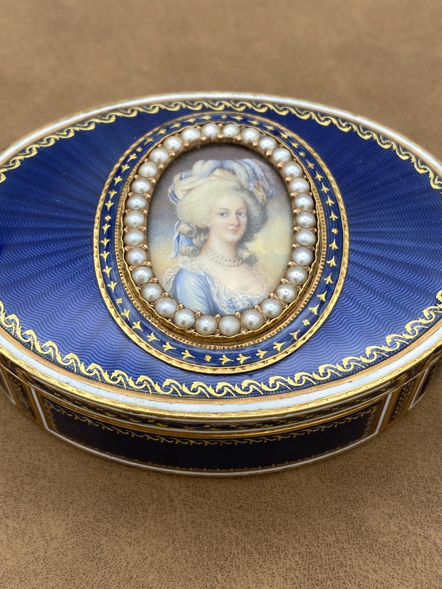 Tabacchiera ovale in oro, smalto e miniatura di Maria Antonietta, 1700-1800-photo-2