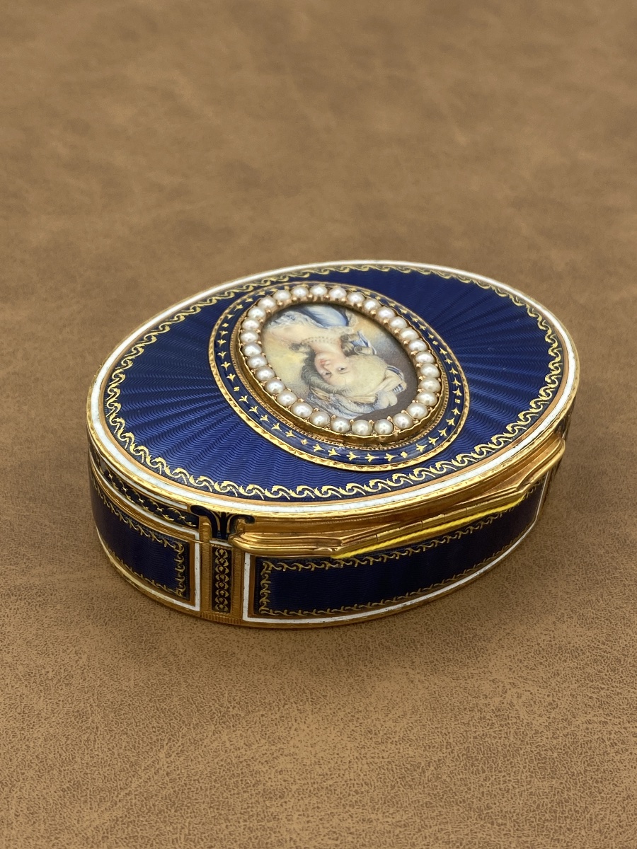 Tabacchiera ovale in oro, smalto e miniatura di Maria Antonietta, 1700-1800-photo-1