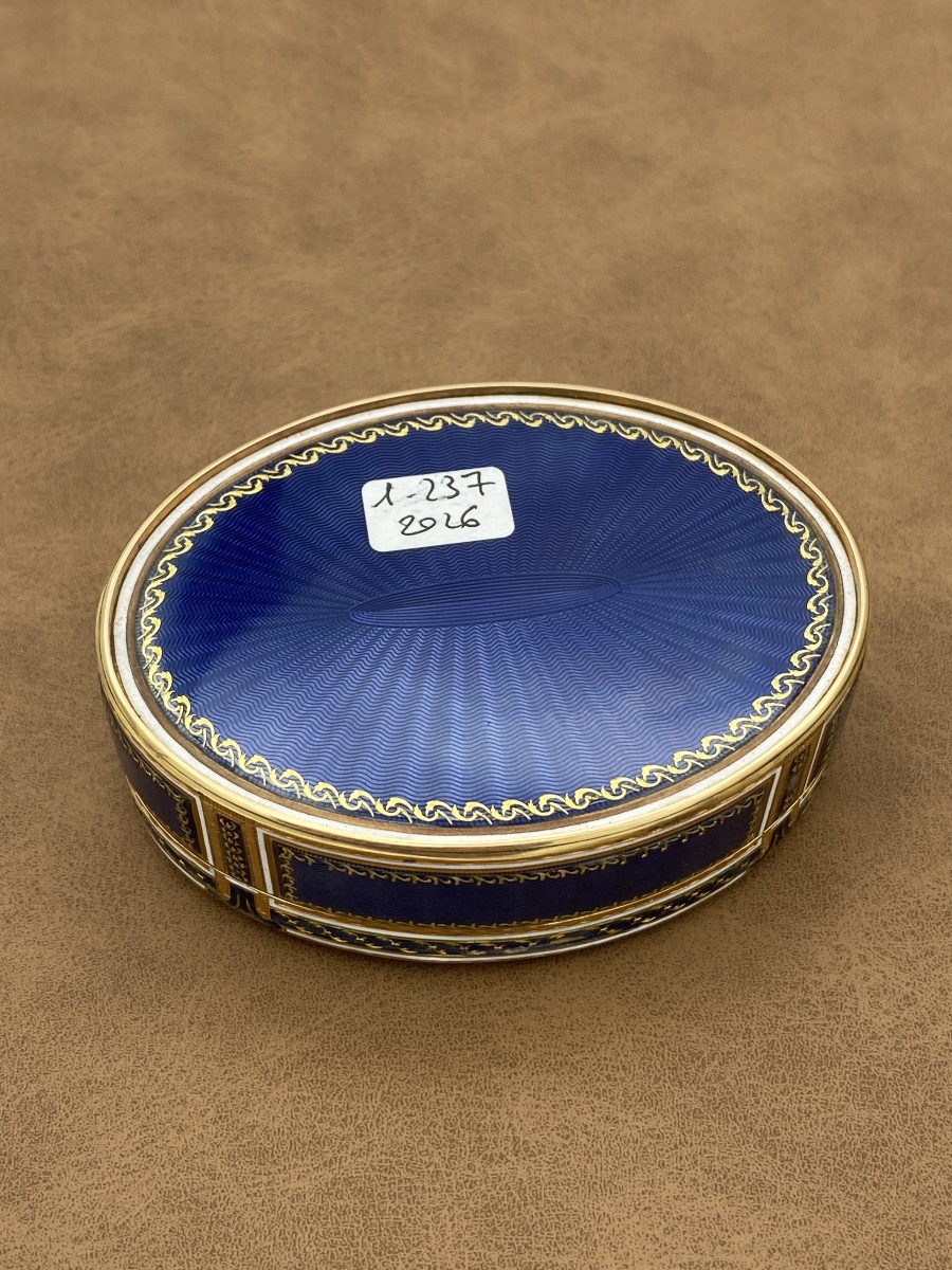 Tabacchiera ovale in oro, smalto e miniatura di Maria Antonietta, 1700-1800-photo-3