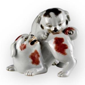 Japan, Two Small Dogs, Kutani Porcelain, Circa 1900-1920