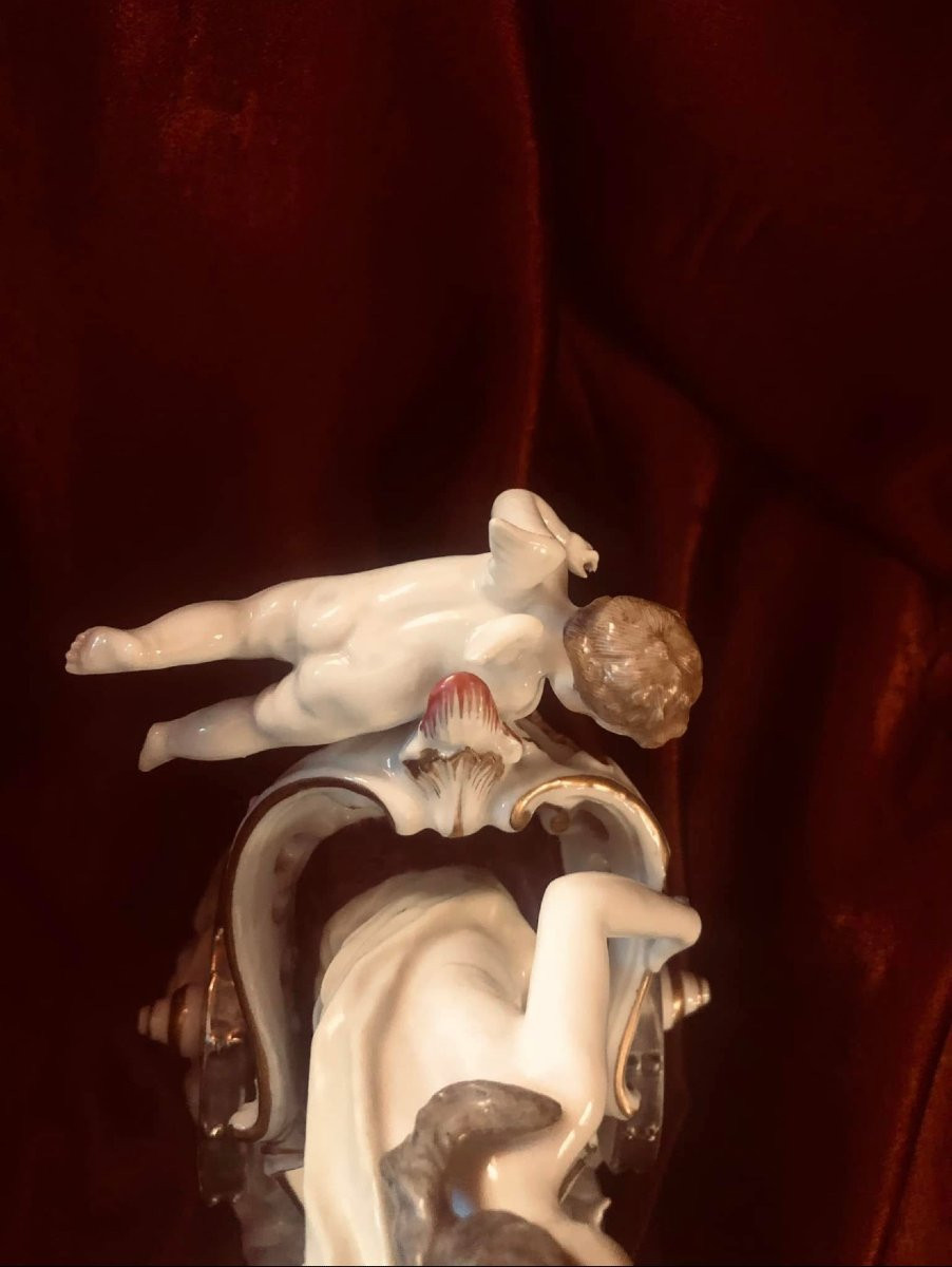 Gruppo porcellana Venere sul carro -photo-2