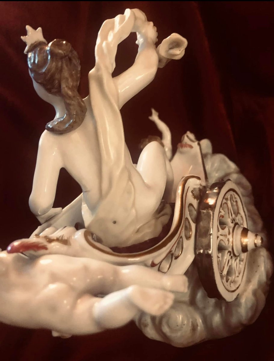 Gruppo porcellana Venere sul carro -photo-3