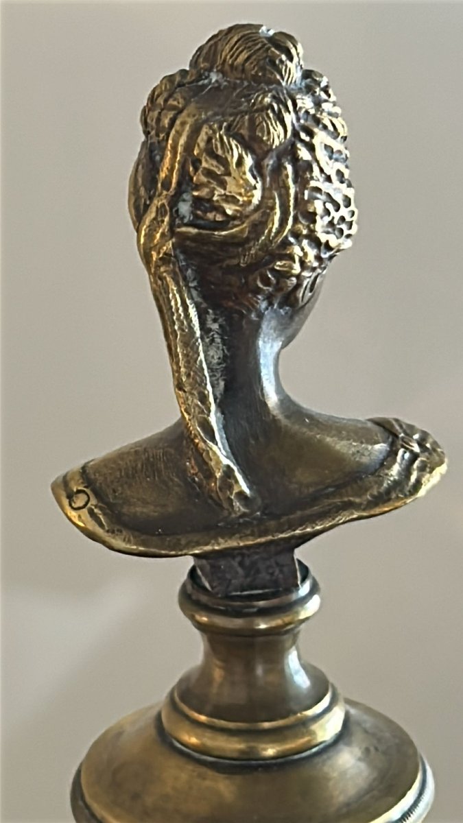 Busto di Marie Antoinette in bronzo dorato-photo-2