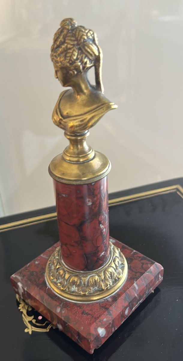 Busto di Marie Antoinette in bronzo dorato
