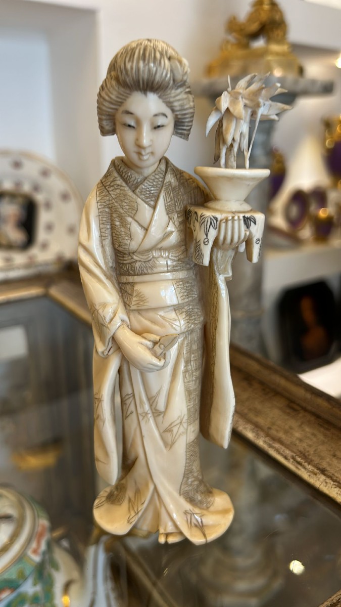 Scultura in avorio, Okimono, Giappone, epoca Meji ( 1868-1912).