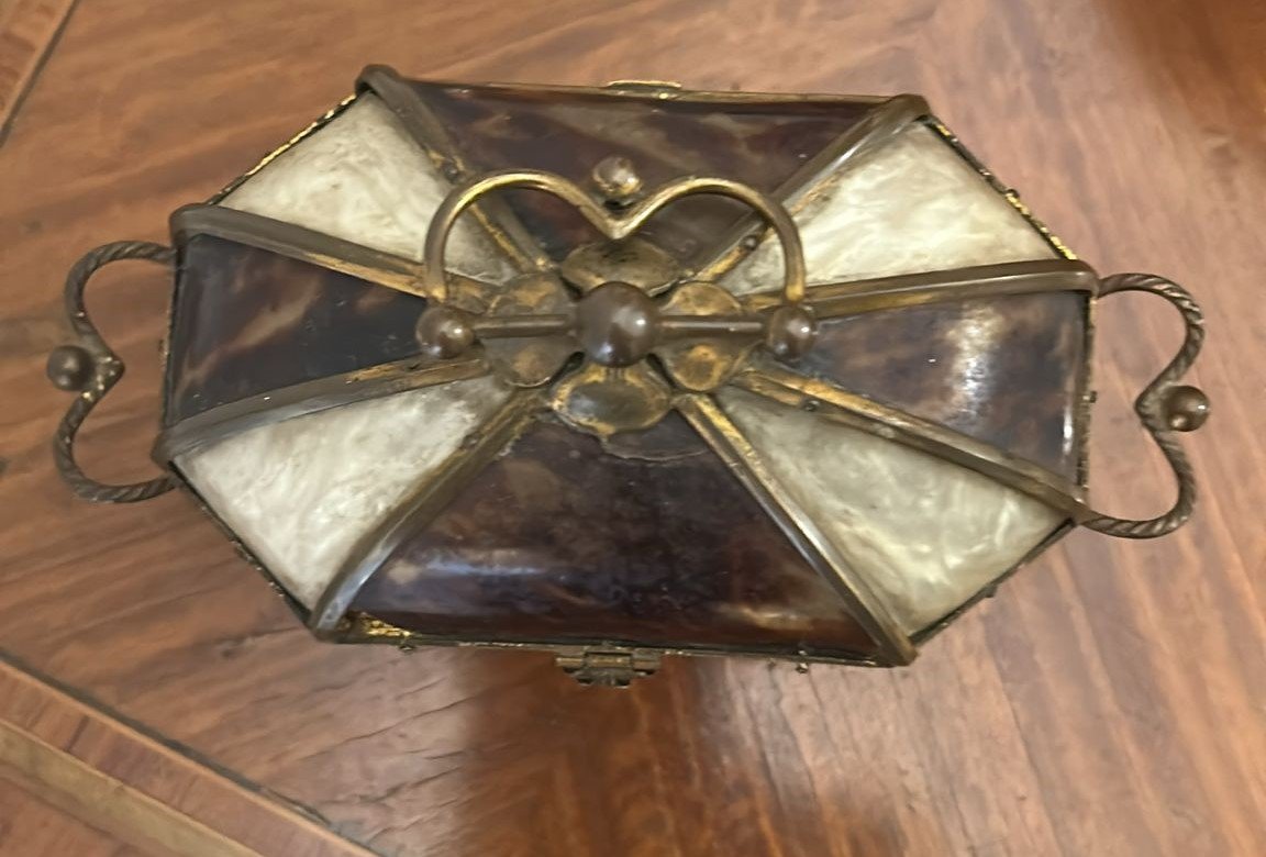 Scatola portagioie, Napoli, secolo XIX, in tartaruga e madreperla.-photo-2