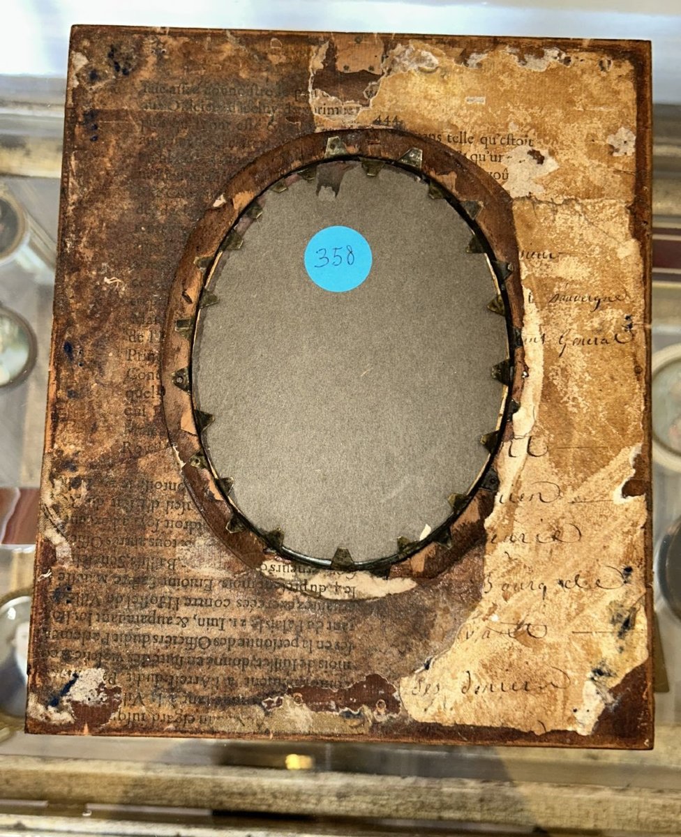 Splendido ritratto in miniatura di un uomo dei primi del XIX secolo.-photo-1