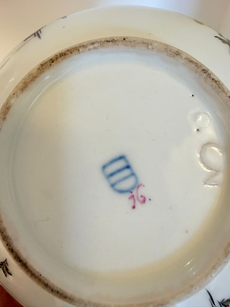 Tazza a brodo della manifattura di VIenna databile al terzo quarto del XVIII secolo. -photo-3