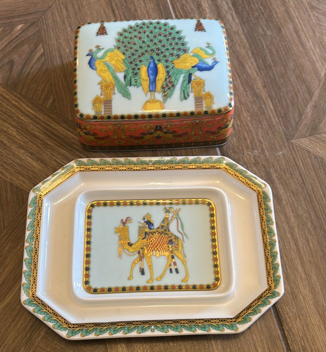 Burriera con coperchio in porcellana,  collezione "Le voyage de Marco Polo".-photo-3