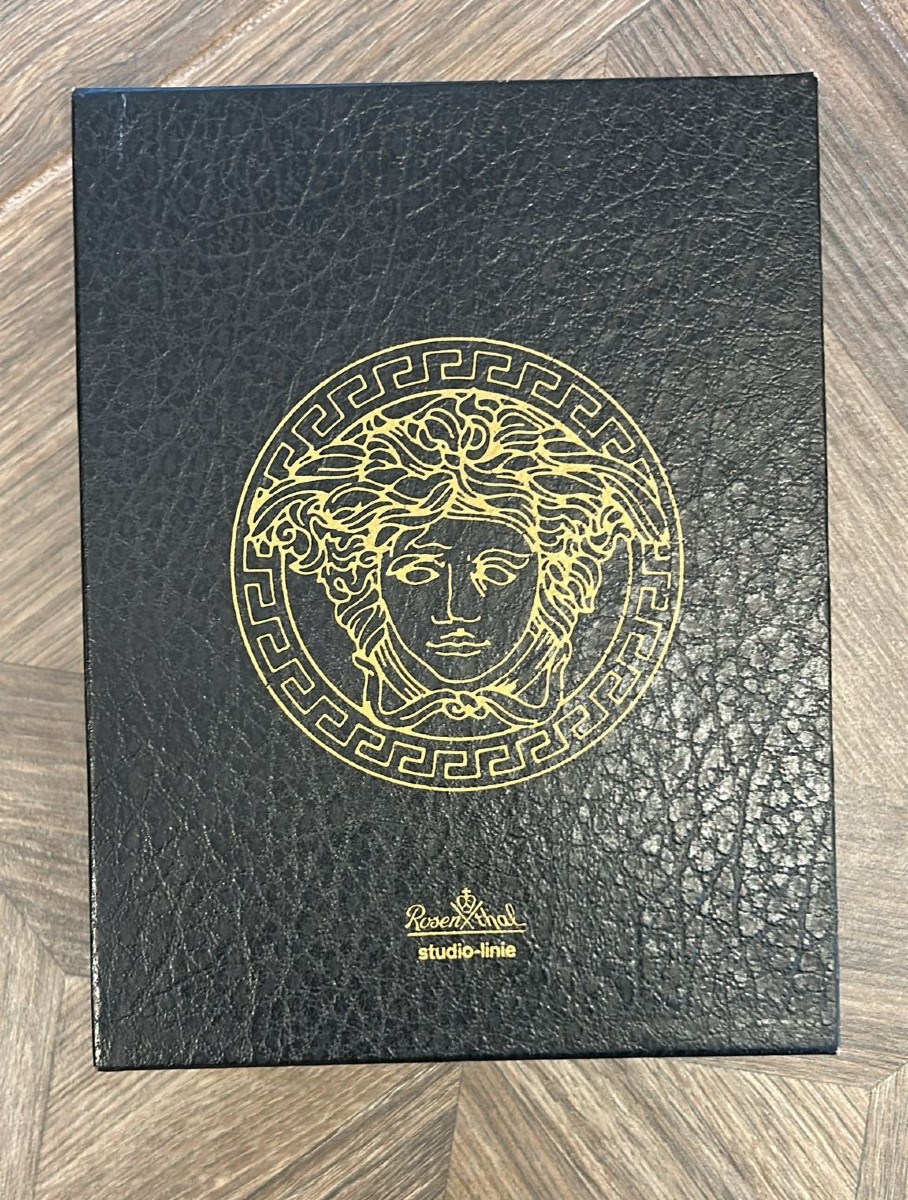 Burriera con coperchio in porcellana,  collezione "Le voyage de Marco Polo".-photo-1