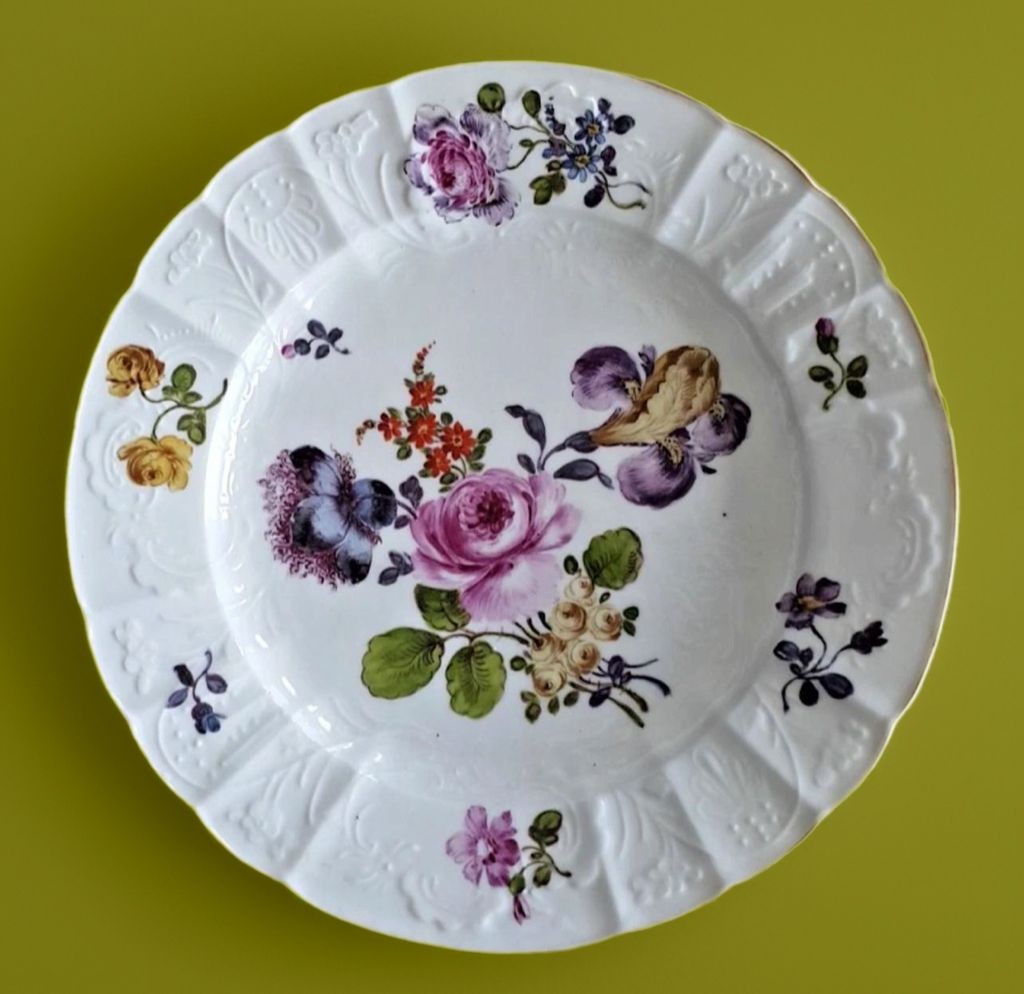 Piatto porcellana manifattura Samson secolo XIX. 