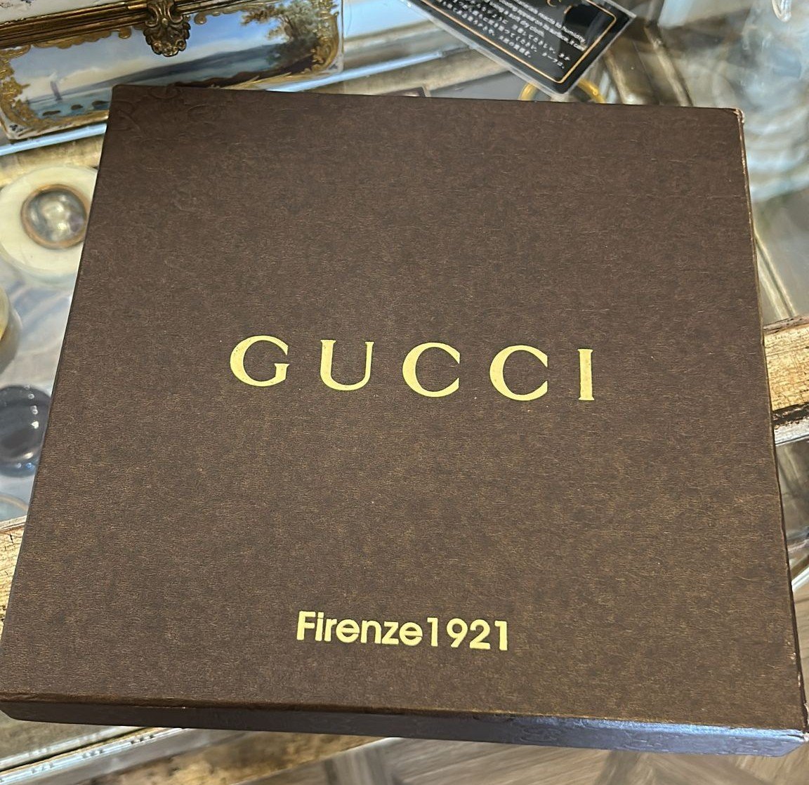 Scialle Gucci  in seta pura, mai indossato.-photo-2