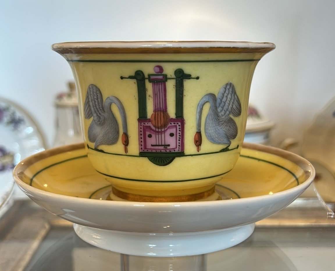Tazzone epoca Impero col suo piattino, fabbrica Napoli. 