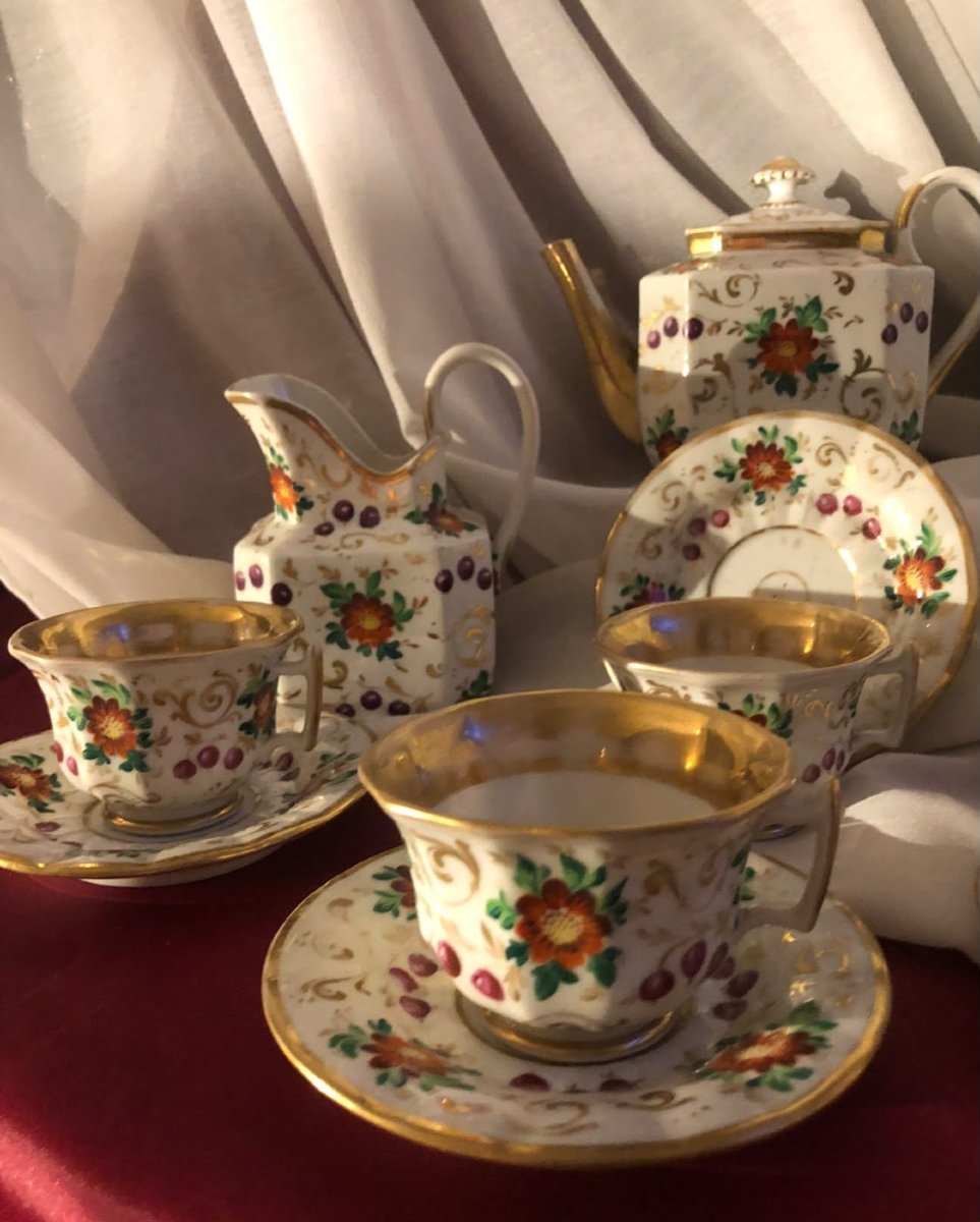 Parte di servizio da caffè in porcellana francese – Epoca Louis Philippe, metà XIX secolo.-photo-2