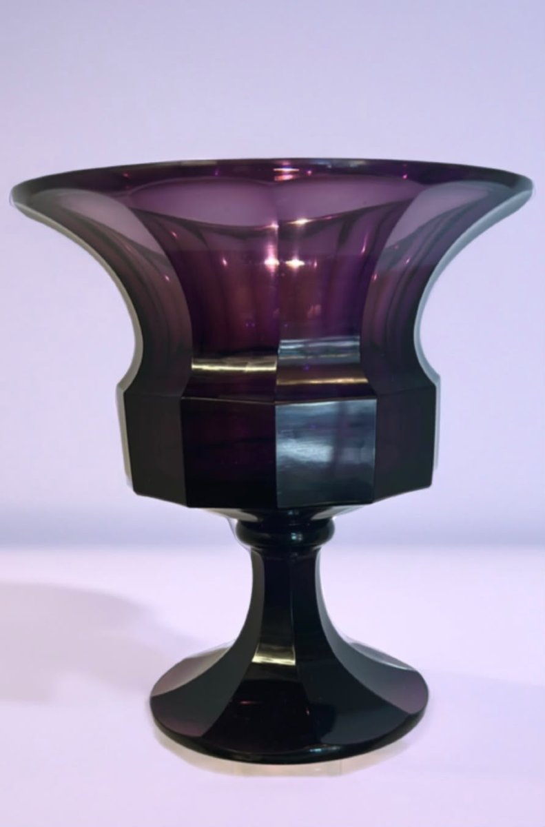 Vaso art déco, firmato Moser Karlsbad, in cristallo sfaccettato di colore ametista.-photo-3