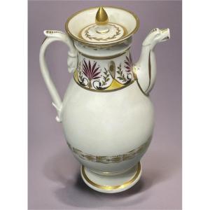 Caffettiera periodo impero in porcellana fine.